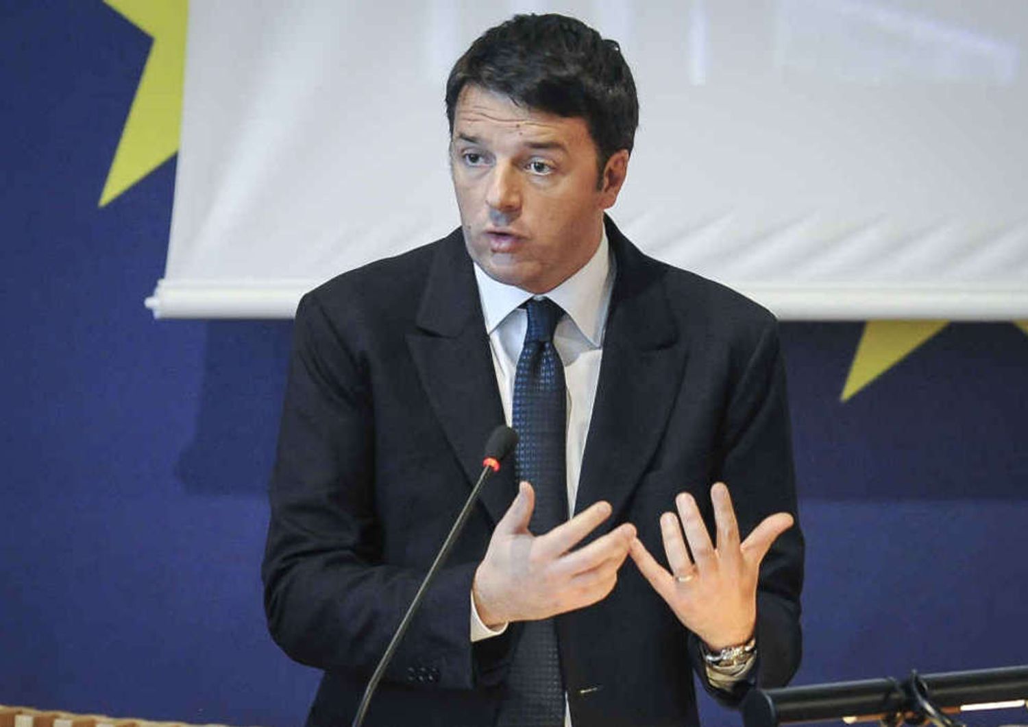 Renzi al Pd: basta mugugni Dobbiamo cambiare l'Italia