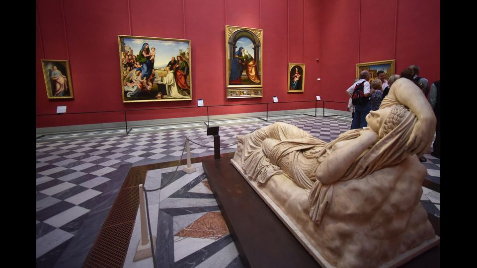 Galleria degli Uffizi (Firenze) -&nbsp; &quot;La Galleria degli Uffizi accoglie opere meravigliose, Botticelli, da Vinci, Tiziano e tanti altri artisti vi accompagneranno in una visita che non potete perdere se andate a Firenze&quot;. L&rsquo;affluenza cresce del 25%&nbsp;