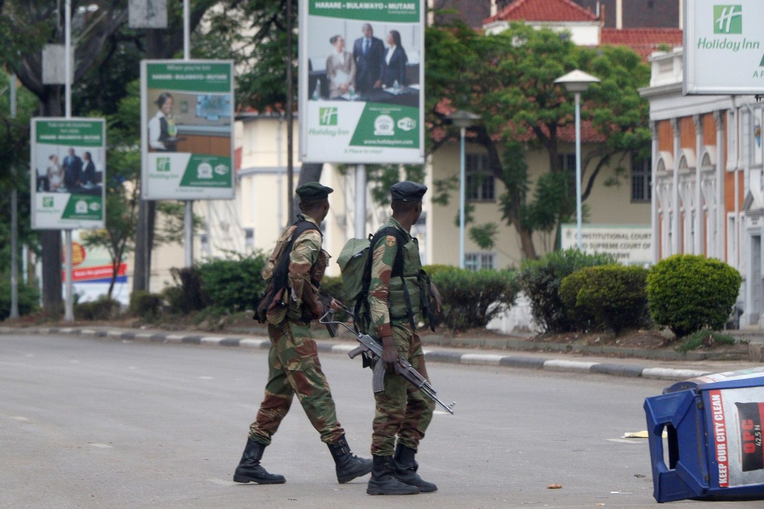 &nbsp;Zimbabwe, soldati esercito