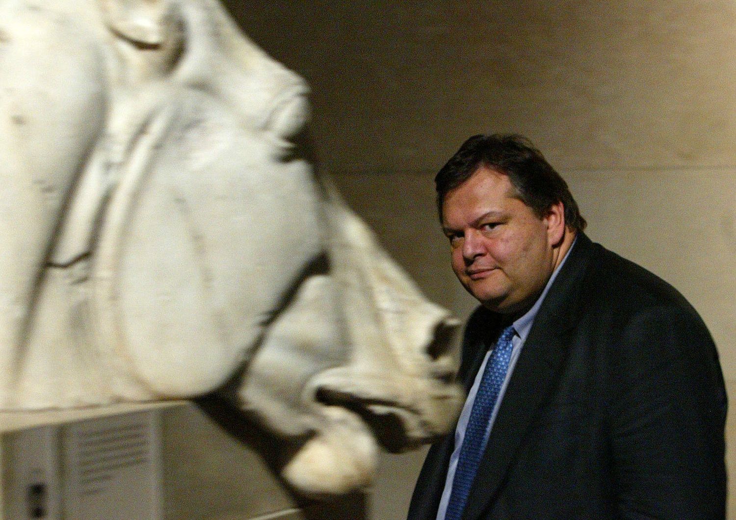 L'ex ministro della Cultura greco Evangelos Venizelos in visita al British Museum&nbsp;