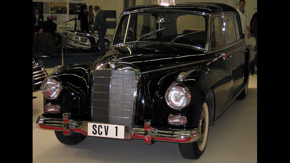 La&nbsp;Mercedes-Benz 300 D&nbsp;di&nbsp;Giovanni XXIII&nbsp;