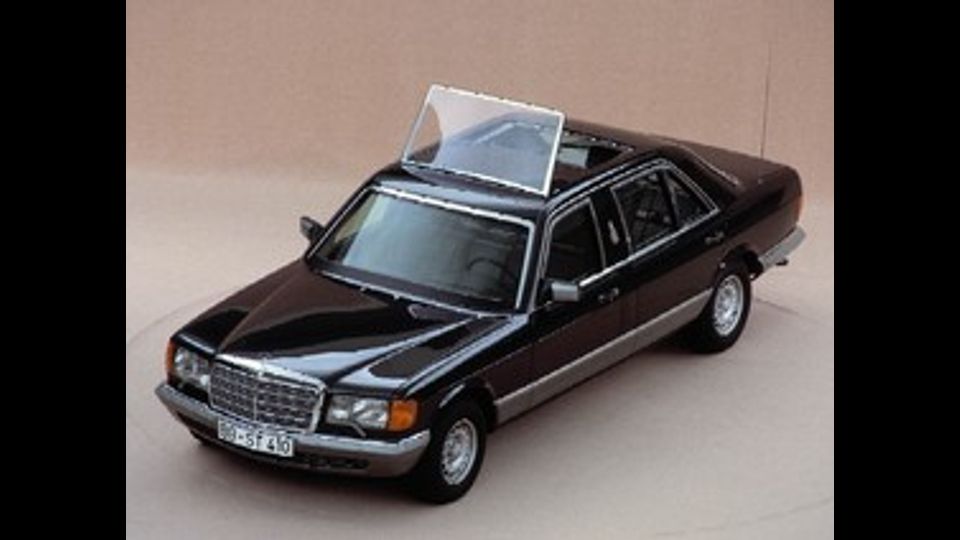 &nbsp;La&nbsp;Mercedes-Benz 500 SEL&nbsp;blindata del&nbsp;1985