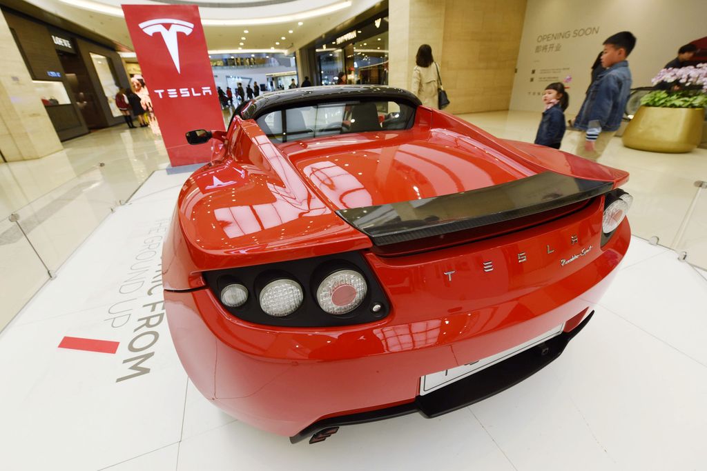 &nbsp;Tesla Roadster 2