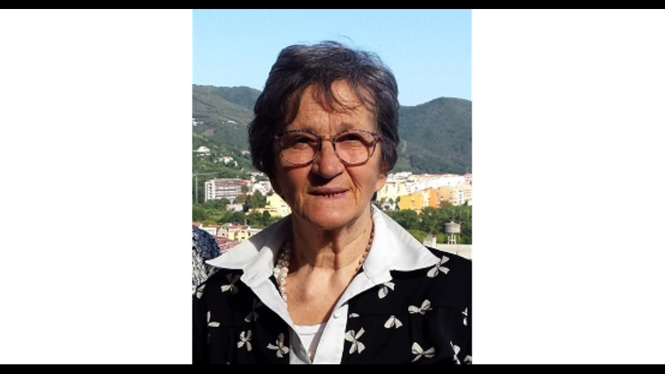 Umberta (detta Bettina) Basso, 77 anni (Battipaglia - SA), Commendatore dell&rsquo;Ordine al Merito della Repubblica Italiana: &ldquo;Per la sua opera trentennale di testimonianza e sensibilizzazione sul valore della prevenzione nella cura dei tumori femminili&rdquo;.Presidente di Amdos (Associazione Meridionale Donne Operate al Seno). Ha iniziato quasi 30 anni fa la sua opera di sensibilizzazione tra le donne delle province di Salerno, Napoli, Avellino  sottolineando l&rsquo;importanza di sottoporsi ad esami diagnostici quali mammografie ed ecografie. Oggi in Campania operano 16 sedi dell&rsquo;associazione Amdos con i loro ambulatori che informano le donne e poi le seguono durante le fasi della prevenzione, del follow up e dell&rsquo;assistenza psicologica.&nbsp;
