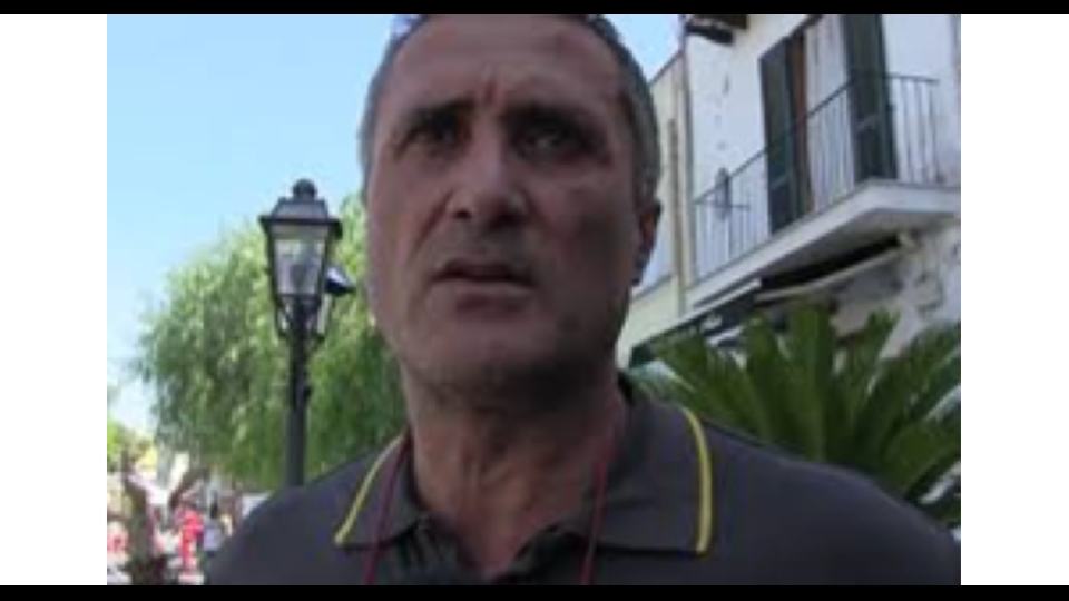 Giuseppe Bove, 56 anni (Apice -BN) Cavaliere dell&rsquo;Ordine al Merito della Repubblica Italiana: &ldquo;Per la sua esemplare attivit&agrave; di soccorso che ha permesso di mettere in salvo un bambino di undici anni rimasto intrappolato sotto le macerie del sisma a Casamicciola&rdquo;.Appartenente al Corpo Nazionale dei Vigili del Fuoco. Insieme alla sua squadra &egrave; stato impegnato nel terremoto che ha colpito il Comune di Casamicciola ad Ischia, dopo 14 ore di lavoro, scavando anche con le mani, ha estratto il piccolo Ciro intrappolato, con i due fratellini, sotto le macerie.  &nbsp;