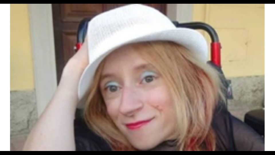 Ilaria Bidini, 32 anni (Arezzo), Cavaliere dell&rsquo;Ordine al Merito della Repubblica Italiana: &rdquo;Per il coraggio e lo spirito di iniziativa con cui ha pubblicamente denunciato i fenomeni di bullismo e cyber-bullismo di cui &egrave; stata vittima&rdquo;.Affetta da osteogenesi imperfetta, da anni lotta contro le barriere architettoniche della sua citt&agrave;, Arezzo. E&rsquo; impegnata contro il pregiudizio. Ha subito episodi di bullismo e, pi&ugrave; recentemente, di cyber-bullismo. Dopo le ultime minacce si &egrave; rivolta alla Polizia postale, ha creato un gruppo su Facebook dal nome &ldquo;Stop al bullismo e al cyber bullismo&rdquo; e intende dare vita ad altre iniziative a supporto di chi per paura non riesce a reagire alla violenza. Nel giugno 2017 ha girato un video, trasmesso in rete e in tv, in cui legge gli insulti che le vengono rivolti al fine di mostrare la gravit&agrave; della violenza a cui pu&ograve; arrivare un cyber-bullo.&nbsp;