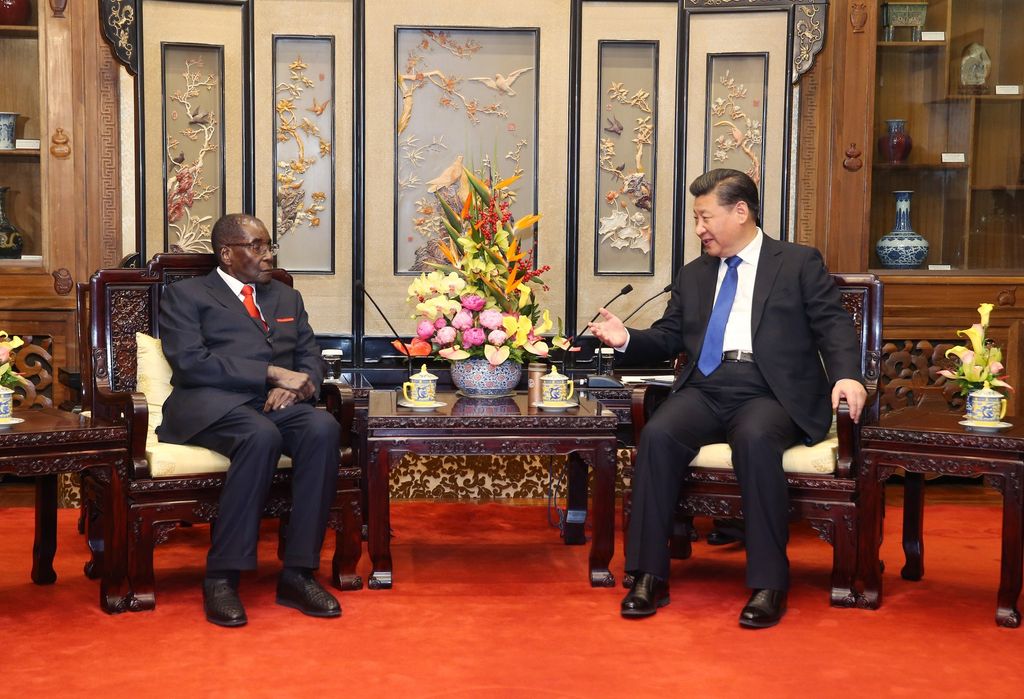 &nbsp;Robert Mugabe e Xi Jinping