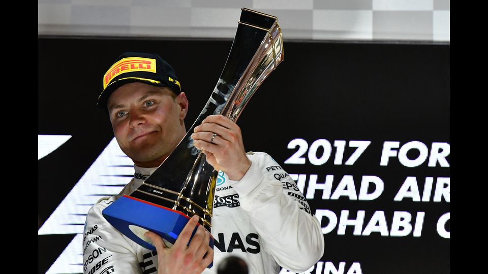 Il Gran Premio di Formula 1 di Abu Dhabi sul circuito di Yas Marina si chiude con la vittoria di Bottas davanti a Hamilton, chiude il podio Vettel. 26 novembre 2017