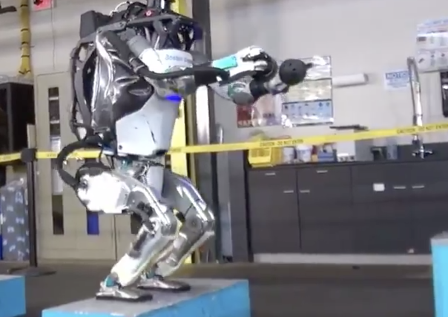 Tra poco questo robot sar&agrave; cos&igrave; veloce che non riuscirete pi&ugrave; a vederlo.&nbsp;Musk&nbsp;inquieta su Twitter