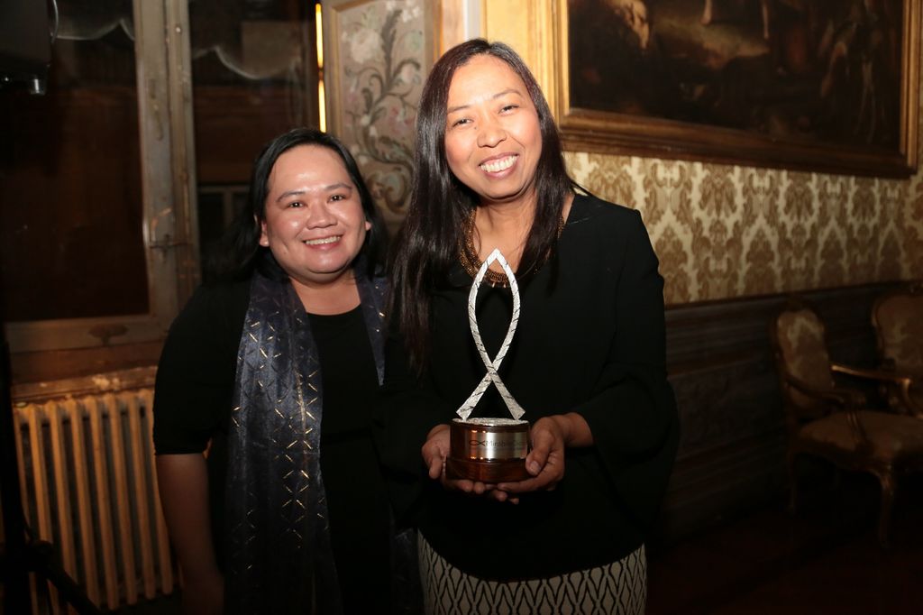 Le produttrici Pauline Mangilog-Saltarin e Maria Ernestine Tamana. Il loro film su Ignazio di Loyola ha vinto il premio del miglior film