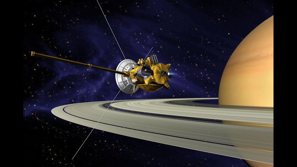Antenna Cassini​&Egrave; un&rsquo;antenna di circa 105 kg e di 4 metri di diametro in fibra di carbonio, kevlar, titanio e lega d&rsquo;alluminio per le telecomunicazioni con la Terra della missione Cassini&ndash; Huygens. L&rsquo;antenna &egrave; stata realizzata da Thales Alenia Space Italia ed &egrave; la pi&ugrave; grande e complessa antenna mai realizzata per una missione di spazio profondo. Oltre ad essere il cuore delle telecomunicazioni Cassini-Terra &egrave; anche l&rsquo;antenna del radar SAR e dell&rsquo;esperimento di Radioscienza. Inoltre ha consentito di ricevere i segnali dalla sonda Huygens durante la sua discesa su Titano e rinviarli alla Terra.  Cassini &ndash; Huygens &egrave; un programma di NASA, ESA e ASI per lo studio di Saturno e del suo sistema di satelliti ed anelli con particolare riguardo al satellite Titano. La missione, partita nell'ottobre 1997 si &egrave; conclusa nel settembre del 2017.