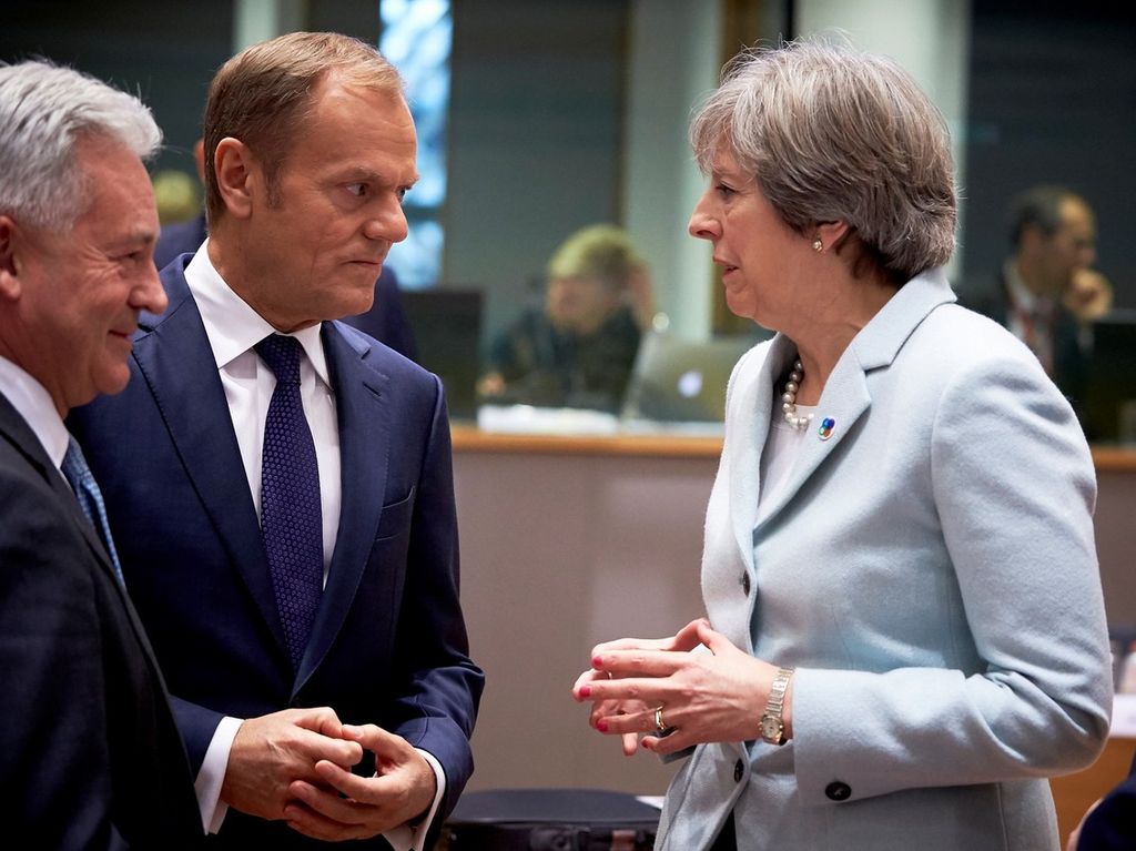 &nbsp;Donald Tusk e Theresa May