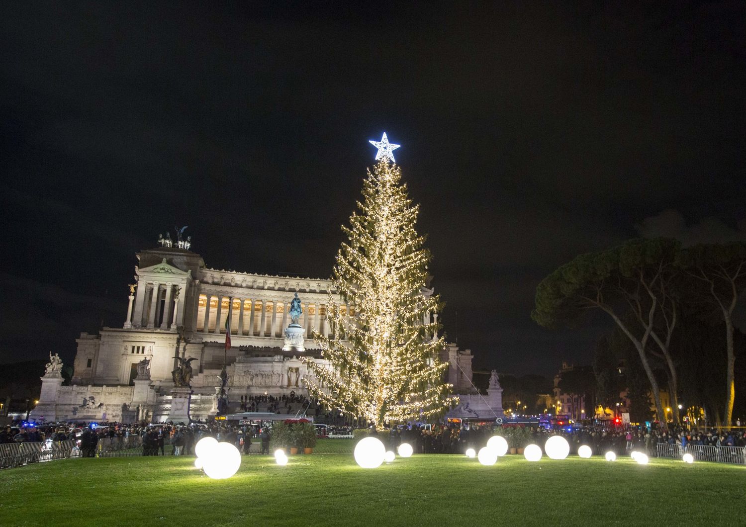 Accensione dell'albero di Natale a Piazza Venezia, Roma (AGF)