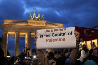 Berlino, manifestazione contro la decisione di Trump di riconoscere Gerusalemme capitale di Israele (Afp)