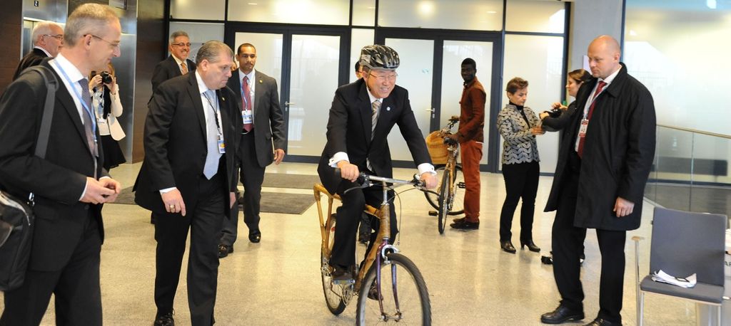 &nbsp;Ban Ki-Moon sulla bici di bamb&ugrave;