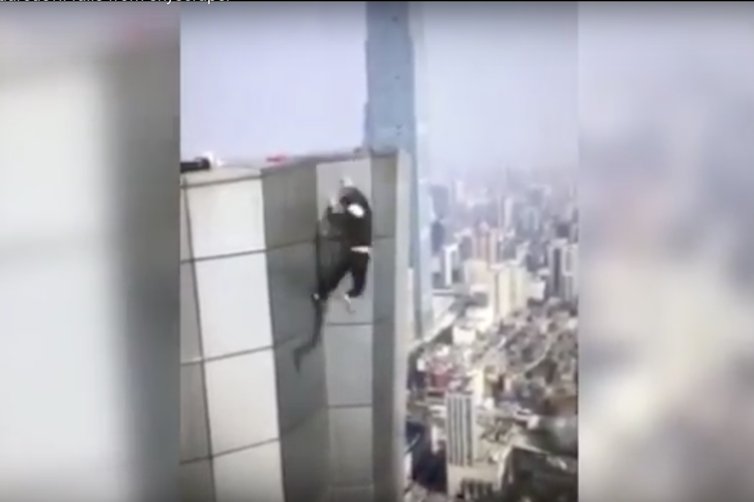 Caduta dal 62&ordm; piano (fotogramma video)