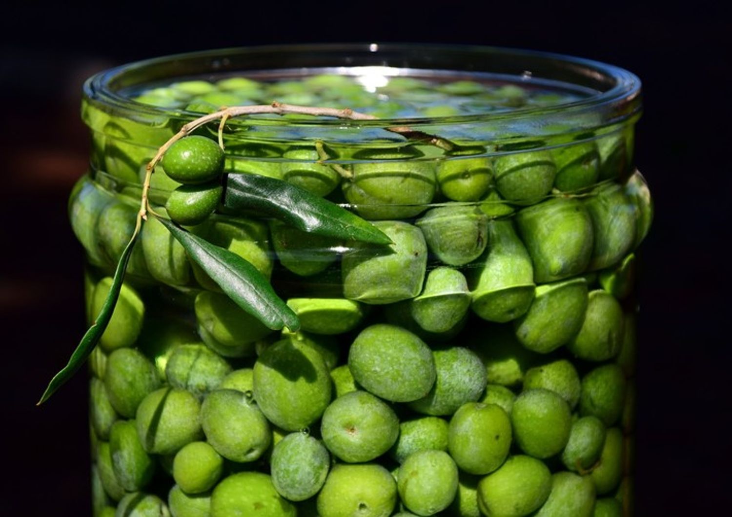 Perch&eacute;&nbsp;cerchiamo&nbsp;su Google la ricetta delle olive in salamoia