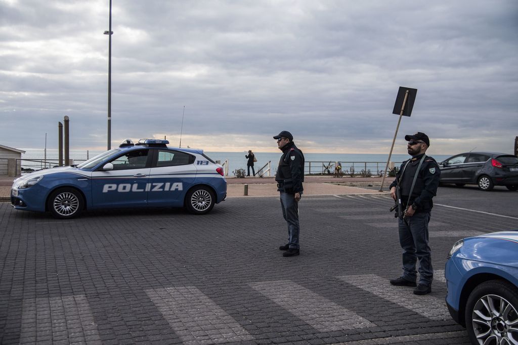 Polizia, Ostia