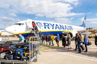 Ryanair: s&igrave; a incontro con piloti per evitare scioperi