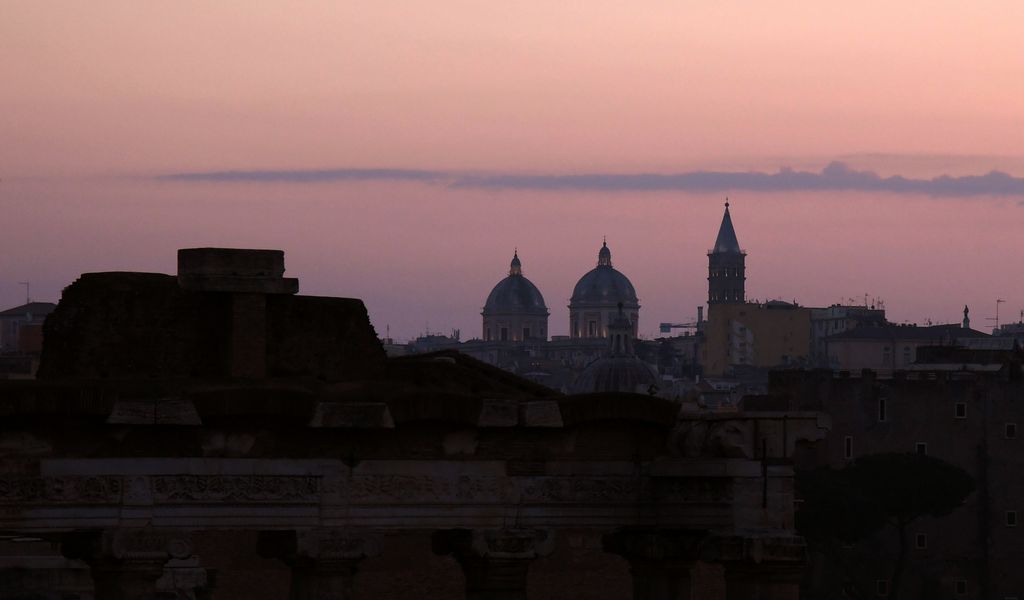 &nbsp;Il sole sorge su Santa Maria Maggiore, Roma