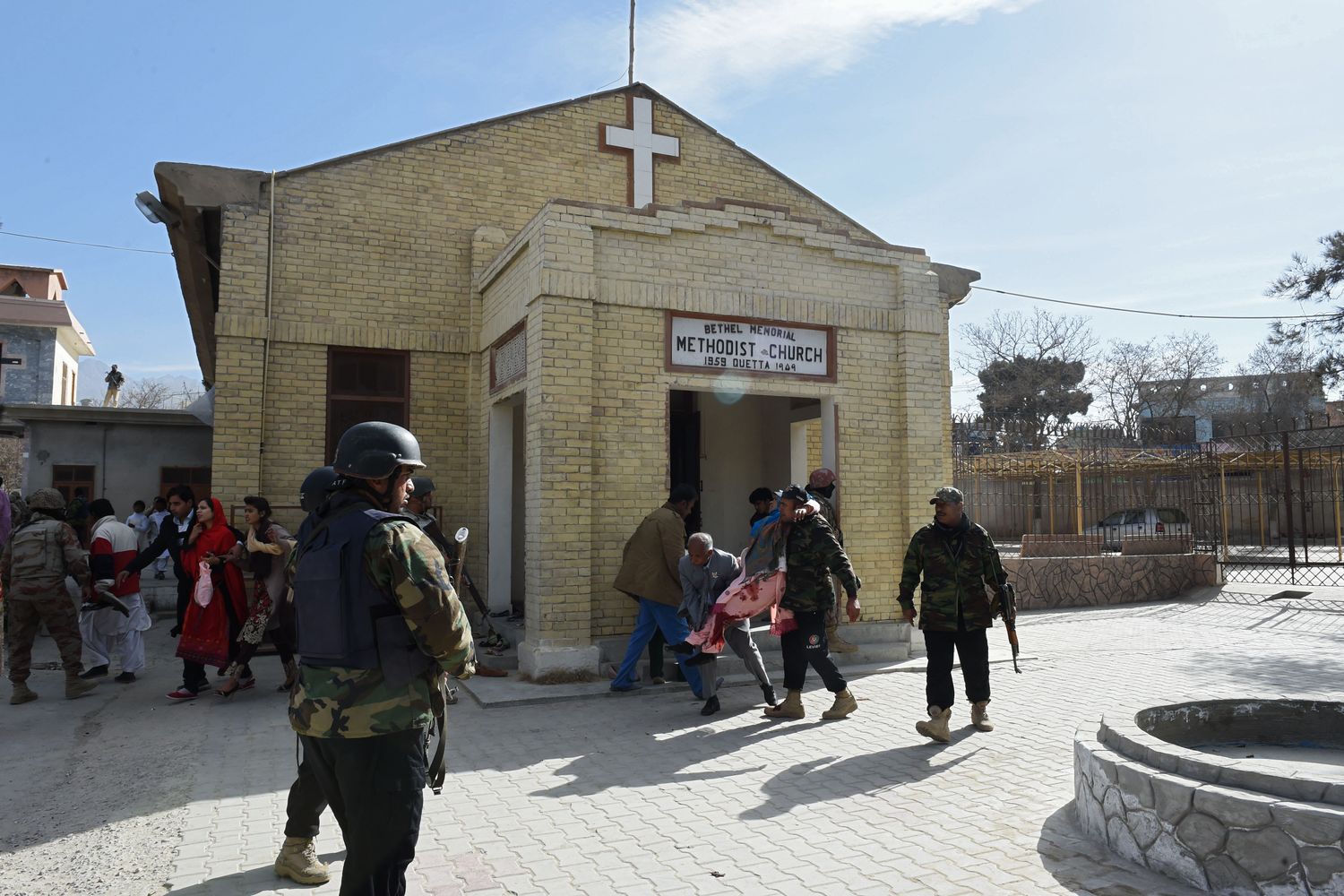 Pakistan, kamikaze in una chiesa a Quetta