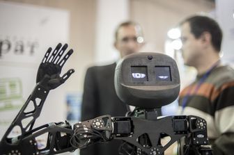 Storia di&nbsp;Osmu, l&#39;operaio disabile licenziato da un robot