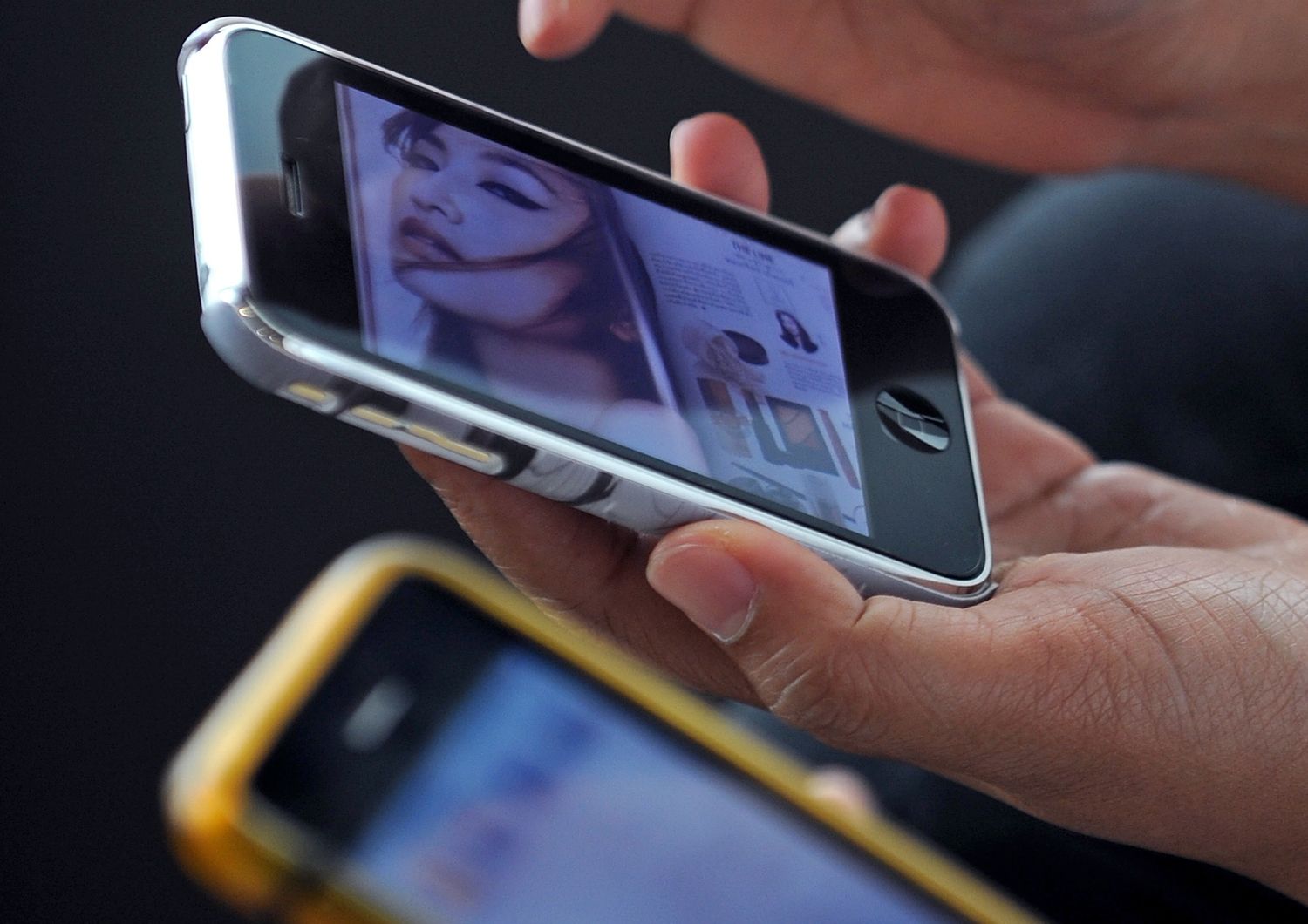 Apple ammette di rallentare di proposito i vecchi iPhone. Che fare?