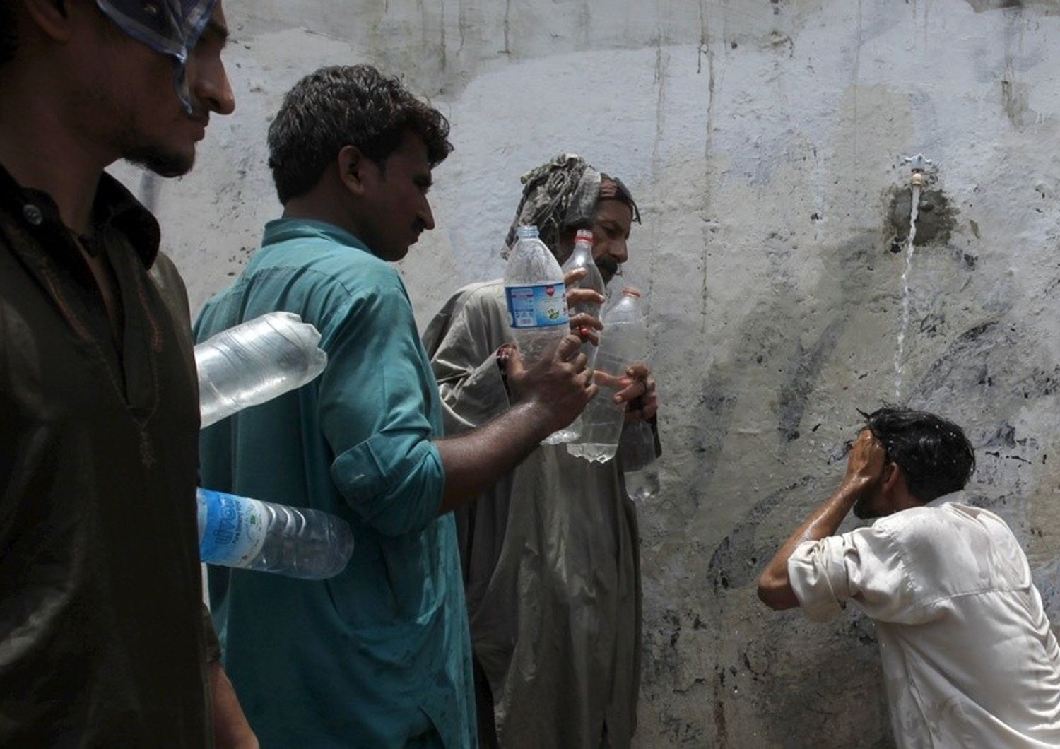 Pakistan: caldo killer, quasi 700 i morti nel Sindh