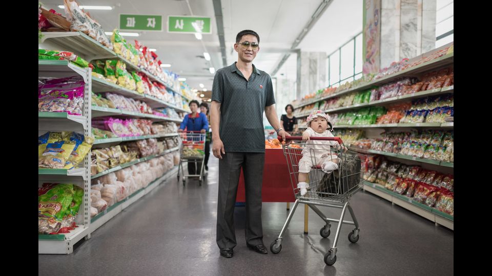 La spesa in un supermercato a Pyongyang