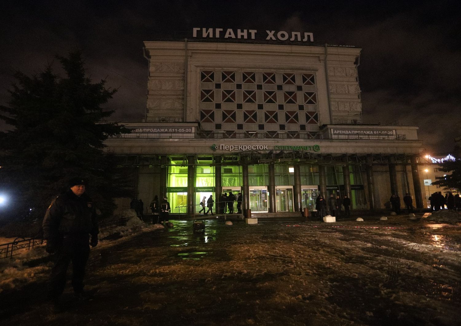 10 feriti a San Pietroburgo per una bomba nel supermercato. Sostenitori dell&#39;Isis festeggiano sul web