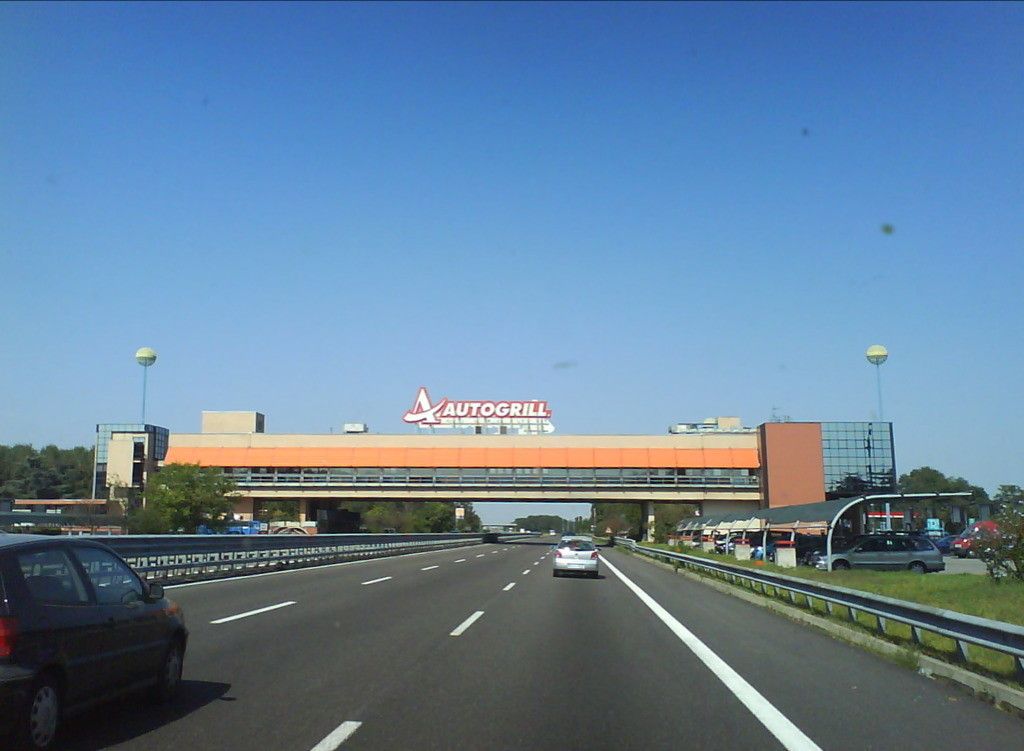 &nbsp;Stazione di servizio