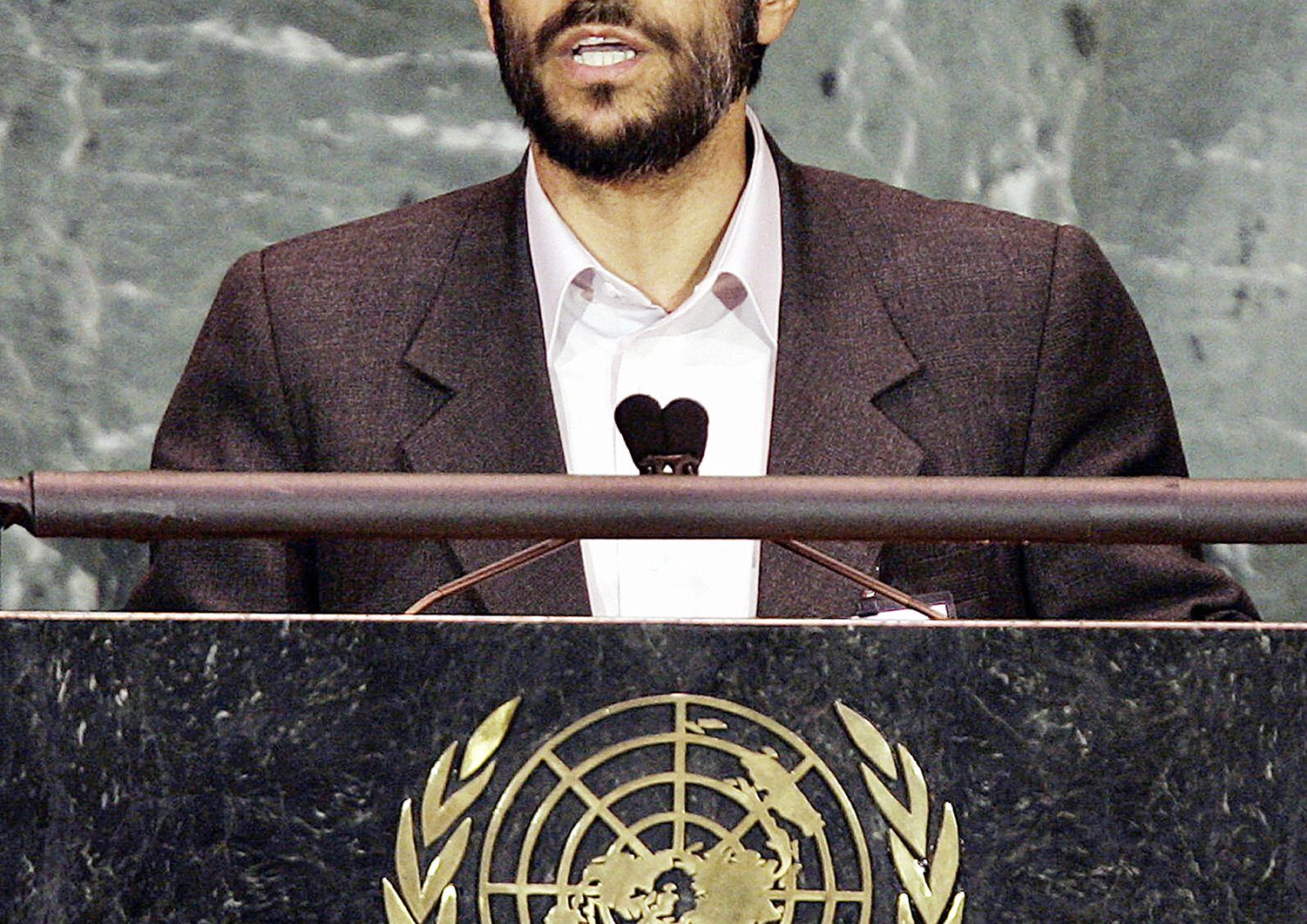 Iran: media, Ahmadinejad arrestato per incitamento a proteste