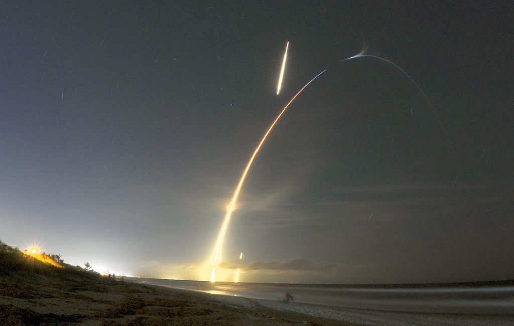 &nbsp;Space X, Falcon 9