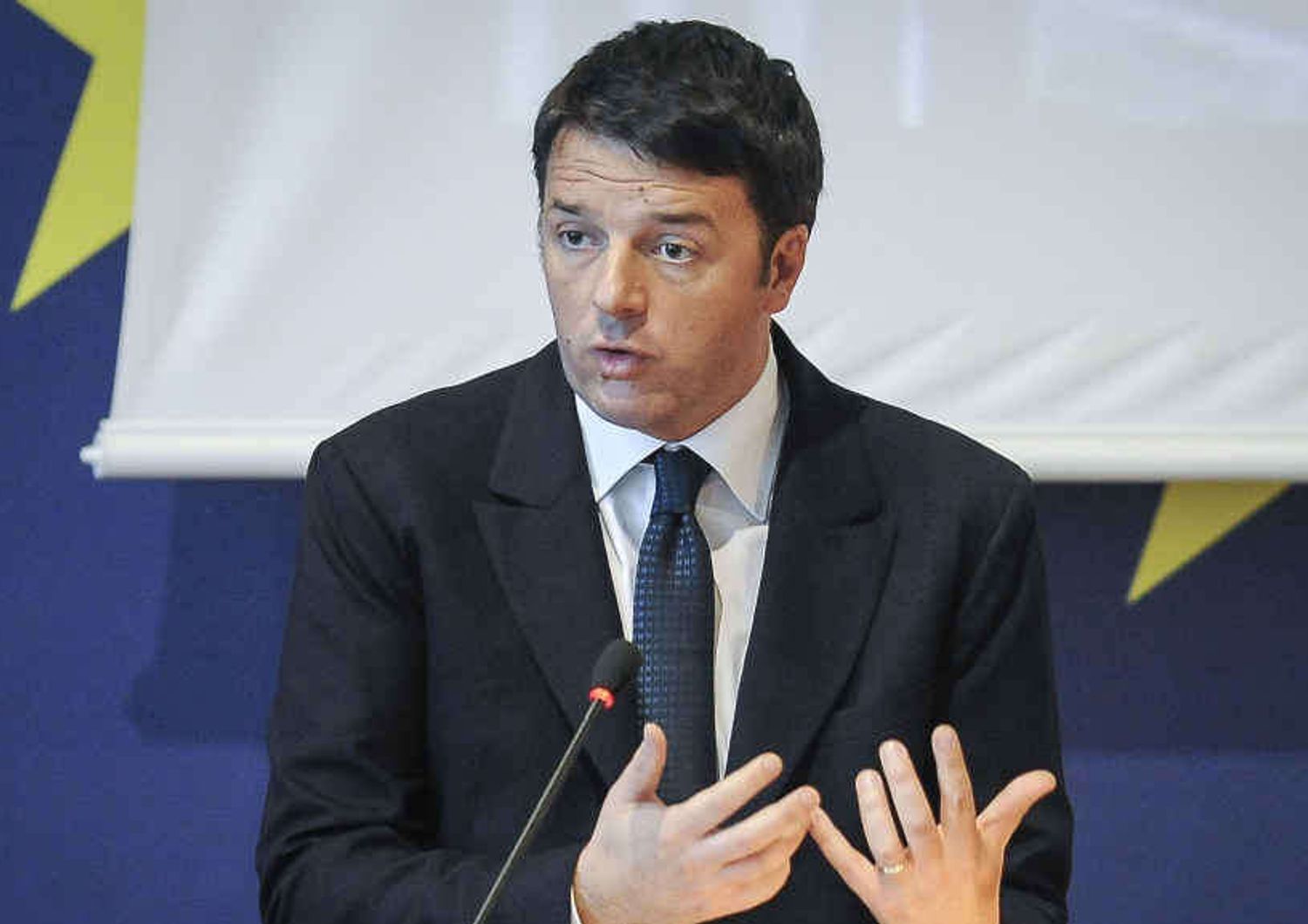 Lucchini, firmato l'accordo per Piombino. La gioia di Renzi