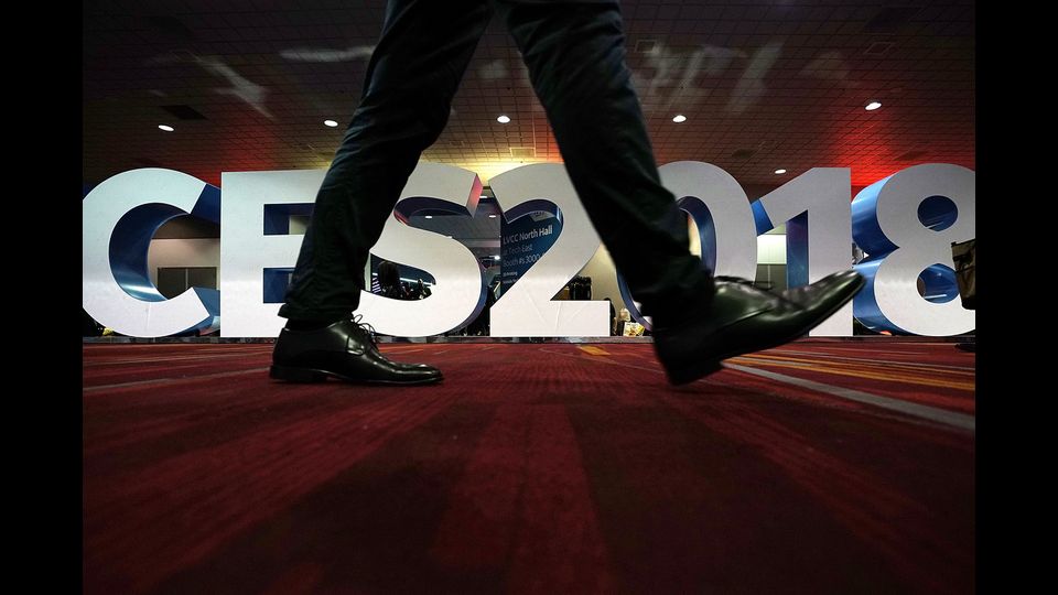Il CES 2018 che si svolge a Las Vegas fino al 12 gennaio &egrave; la pi&ugrave; grande fiera annuale della tecnologia di consumo con 3.900 espositori che mostrano i loro ultimi prodotti e servizi a pi&ugrave; di 170.000 partecipanti