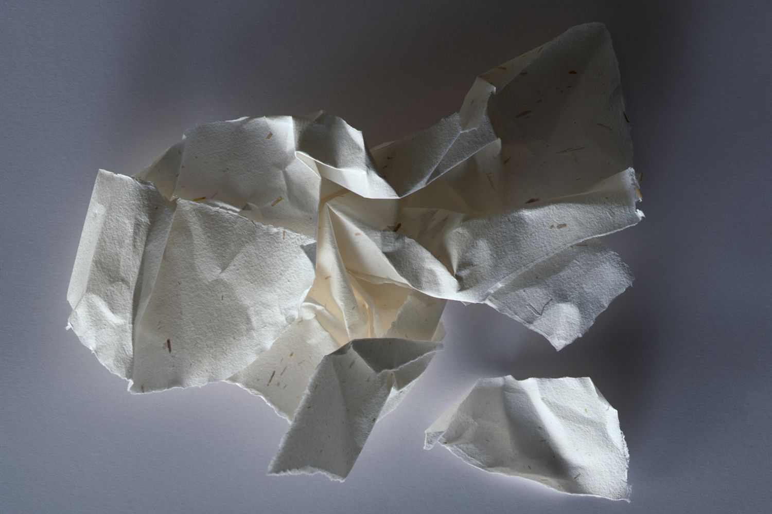 &nbsp;Un foglio accartocciato