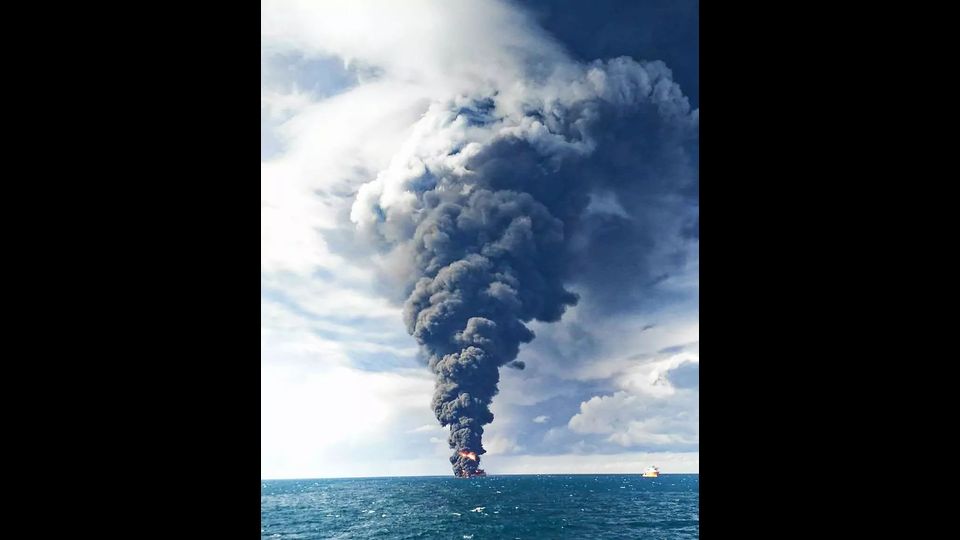 La petroliera &quot;Shanchi&quot; affonda&nbsp; al largo della costa orientale della Cina