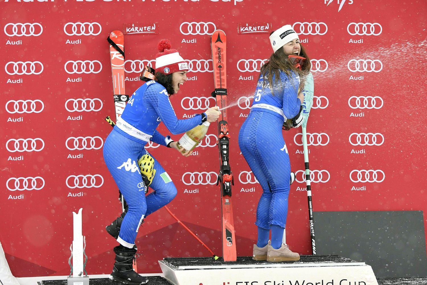 Federica Brignone e Sofia Goggia (Afp)&nbsp;