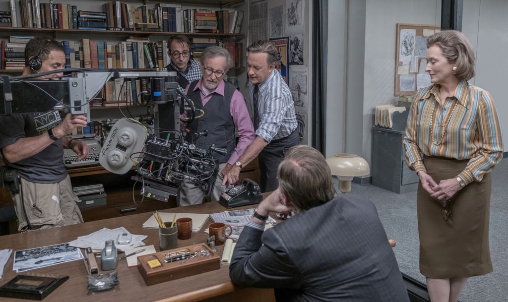 Steven Spielberg, Tom Hanks e Meryl Streep sul set di 'The Poist'