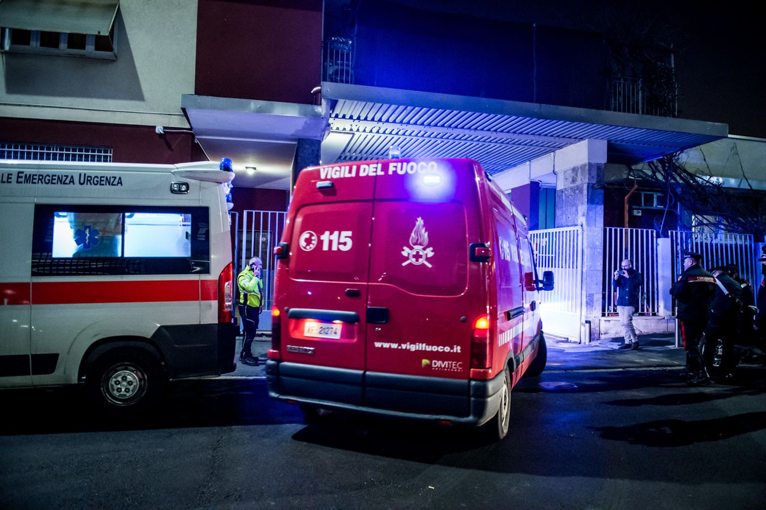 Vigili del fuoco e ambulanza&nbsp;