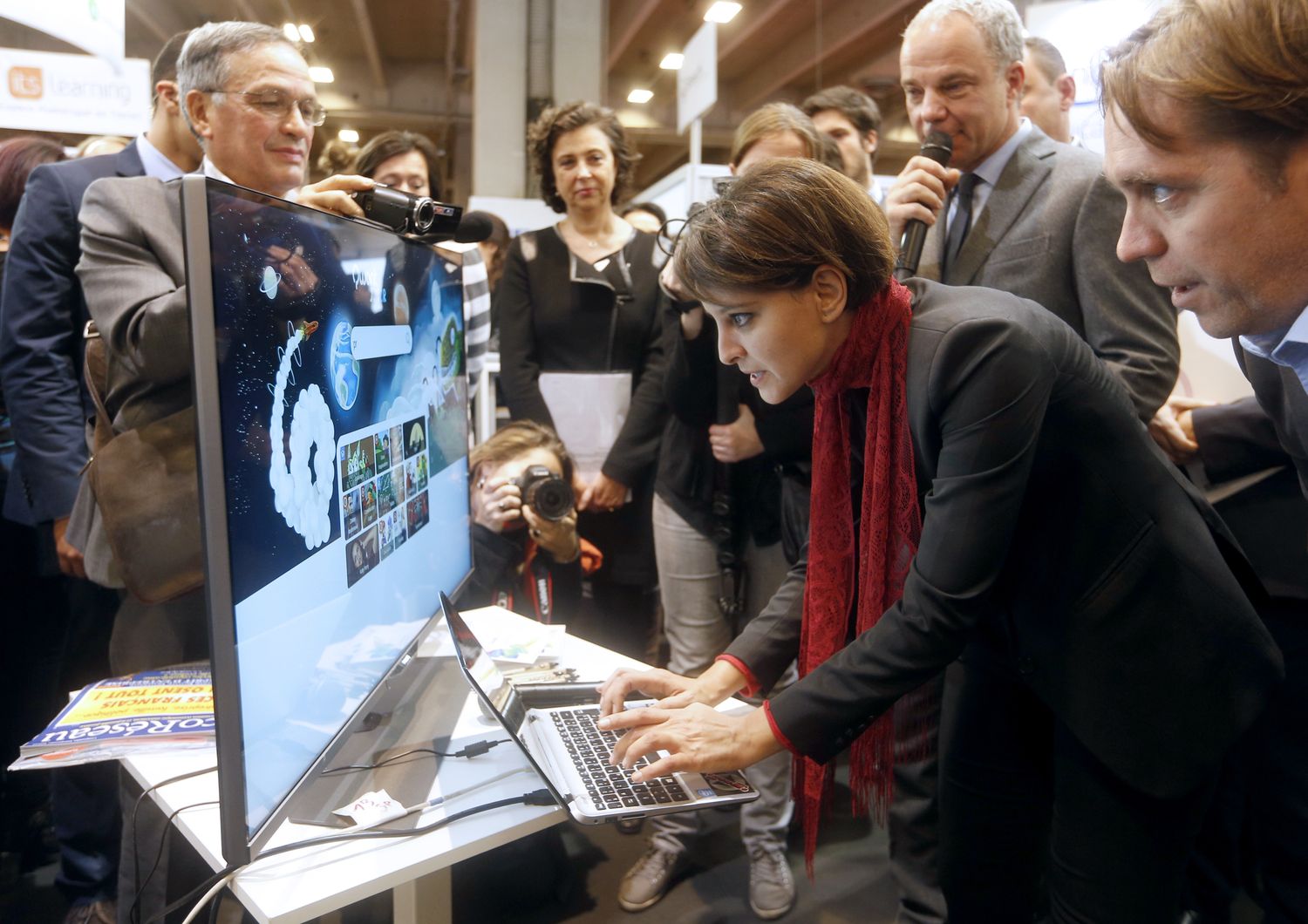 &nbsp;L'ex ministro dell'educazione francese&nbsp;Najat Vallaud Belkacem prova il motore di ricerca Qwant