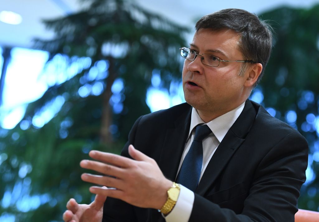 Valdis&nbsp;Dombrovskis, l'uomo dell'euro