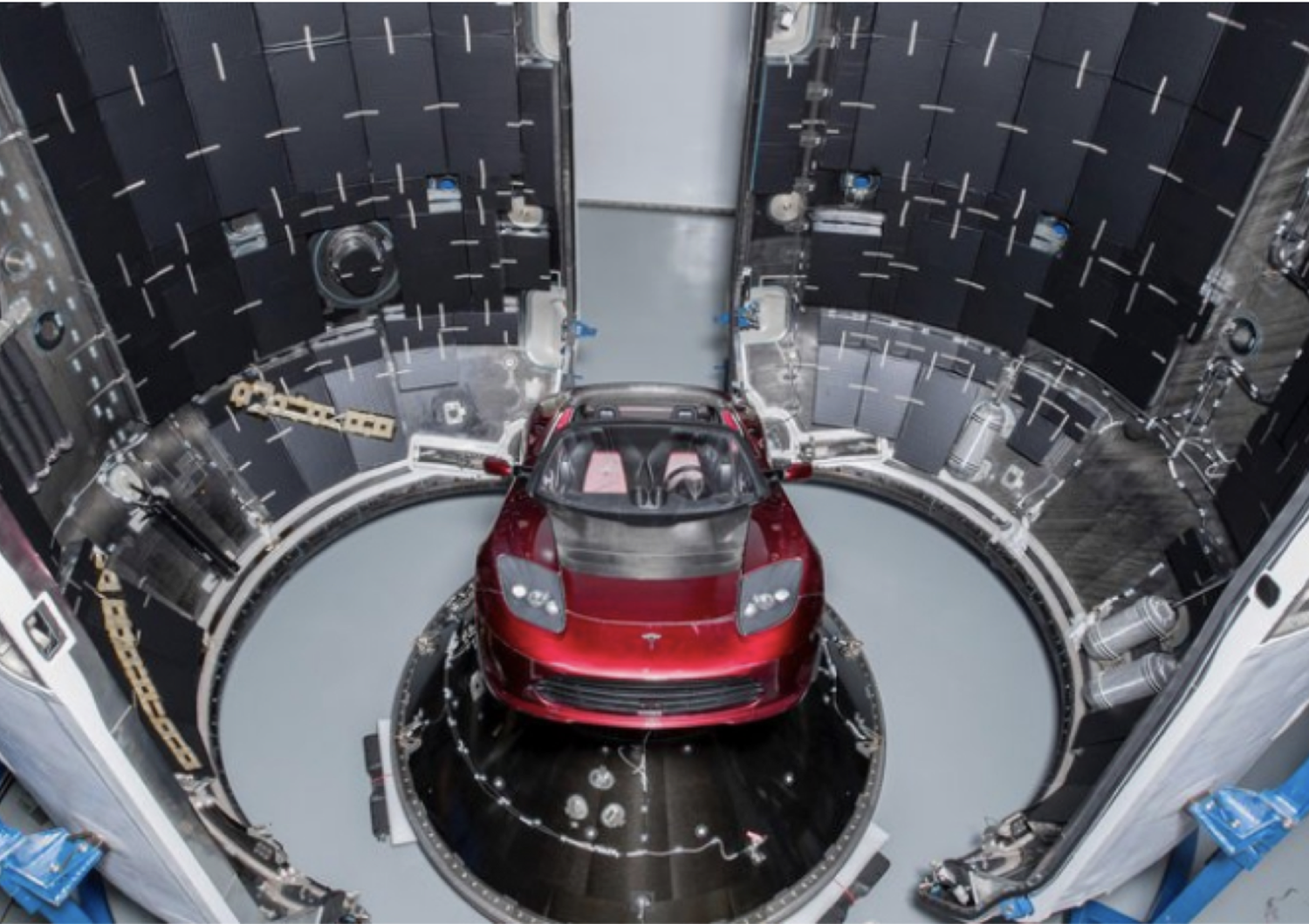 Come far&agrave;&nbsp;Musk&nbsp;ad inviare una Tesla nello spazio (sperando che la scoprano gli alieni)