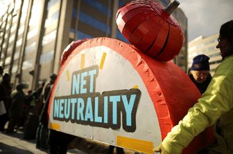 &nbsp;Manifestazioni contro l'abolizione della net neutrality