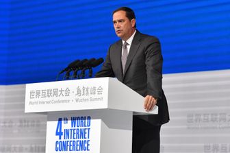 &nbsp;Chuck Robbins (Cisco)