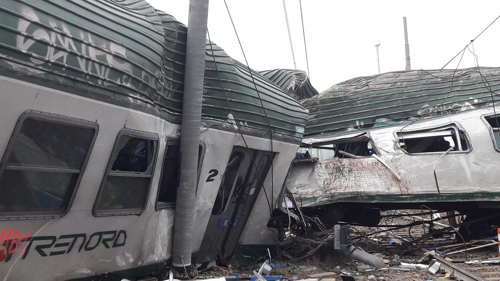 &nbsp; Deragliato un treno tra Segrate e Pioltello, alle porte di Milano. Vigili del Fuoco e Polizia sul posto per le operazioni di soccorso&nbsp;