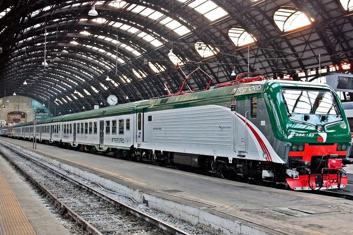 &nbsp;E 464.193 livrea Trenord 2011