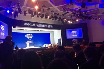Una sala dei congressi a Davos