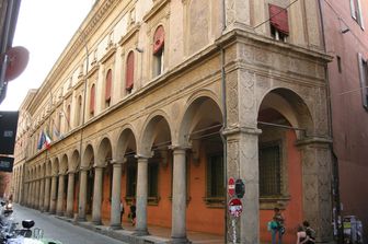 &nbsp;Universit&agrave; &nbsp;Bologna