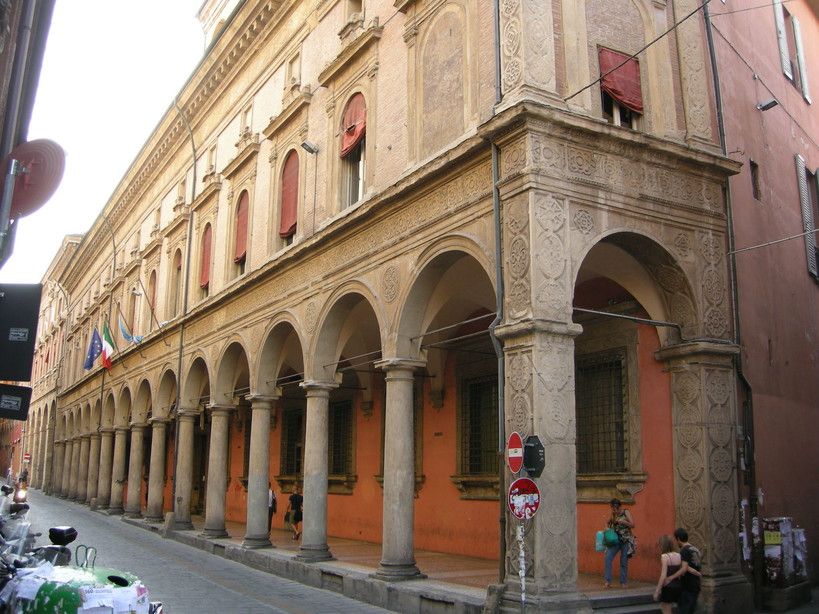 &nbsp;Universit&agrave; &nbsp;Bologna